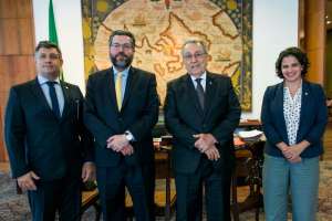 CNA apresenta projeto de internacionalização do Agro para o ministro das Relações Exteriores