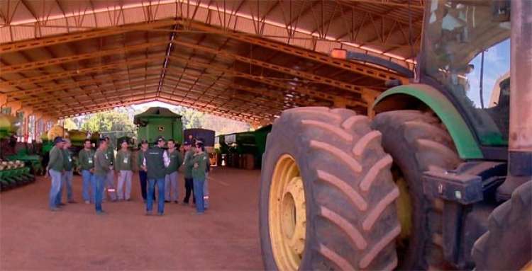 Como o agronegócio atrai jovens para o campo e prepara as futuras gerações