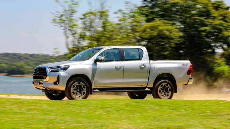 Toyota Hilux 2023: Preços, Consumo, Versões, Itens e Ficha Técnica