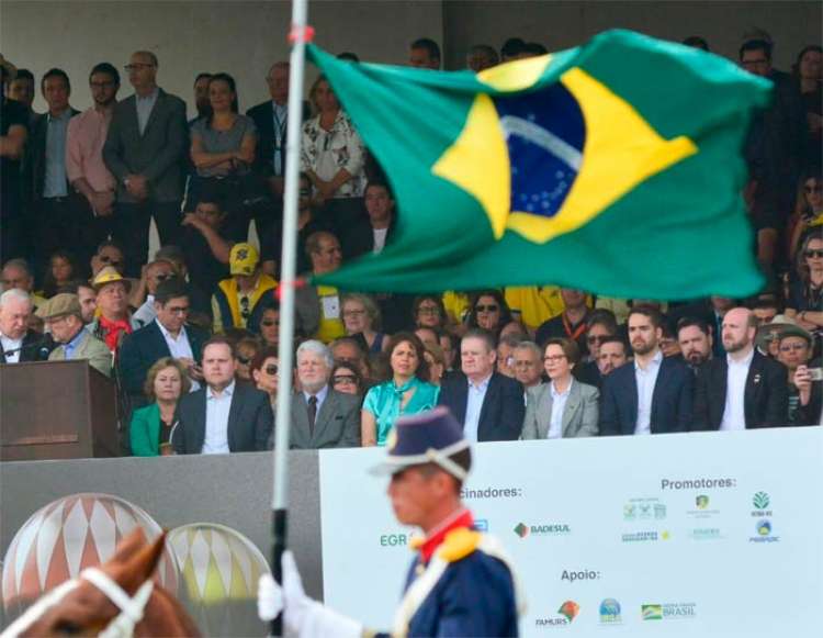 Ministra pede que produtores rurais não esmoreçam