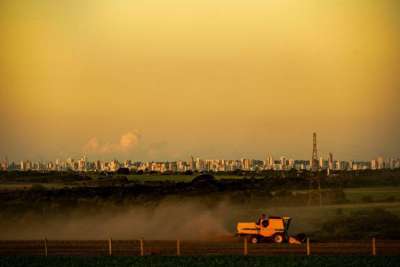 Comercialização de tratores e máquinas agrícolas tem projeção de crescimento em 17,7% em 2022